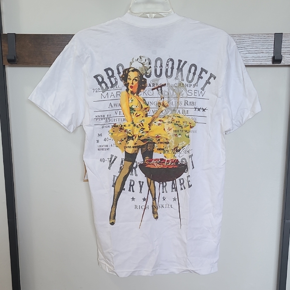 Marc Ecko Cut & Sew BBQ Cookoff Marilyn Monroe VERY RARE White Graphic Tee